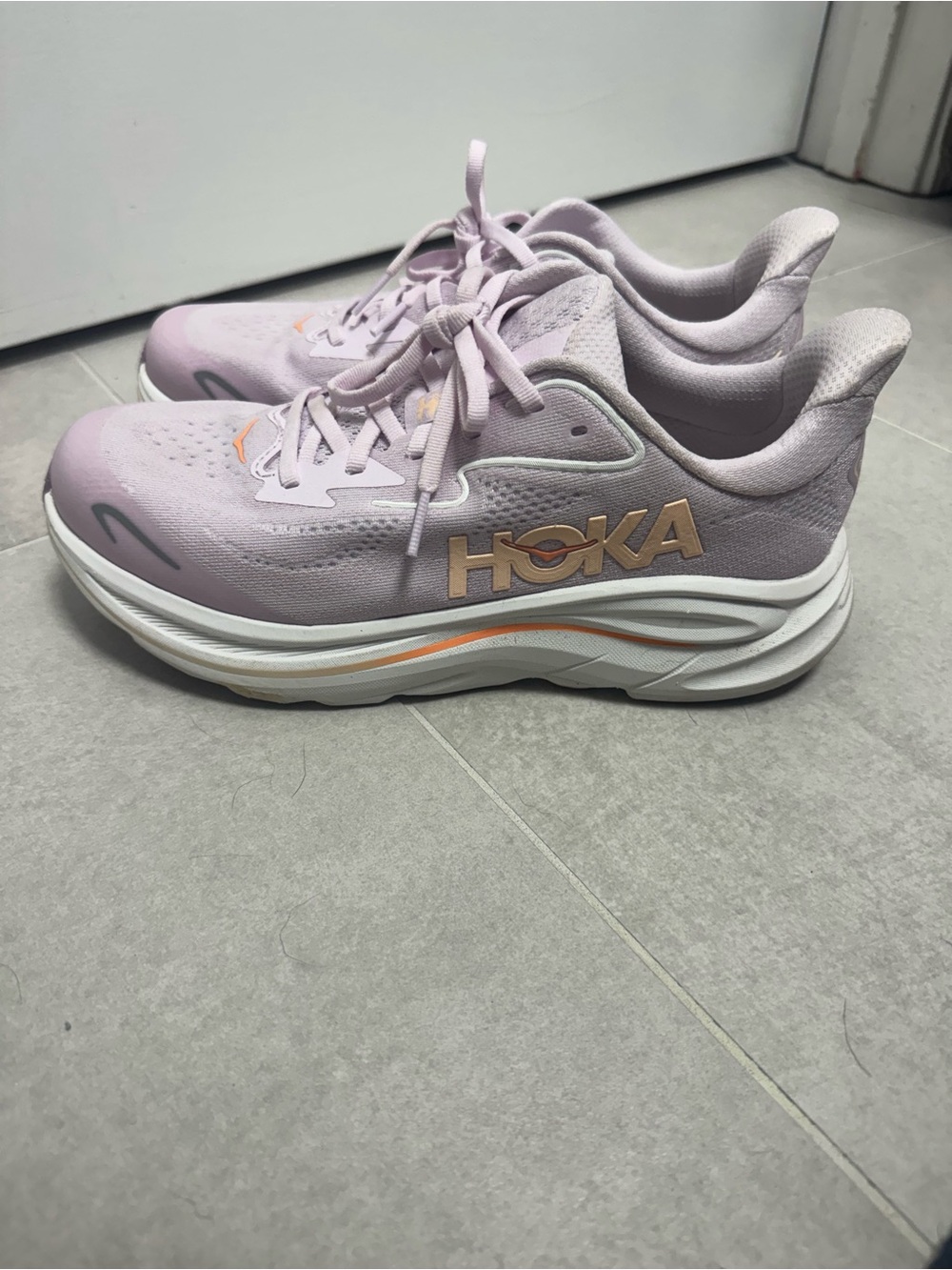 Hoka Clifton 10 Girls size 7/Women’s 8.5
